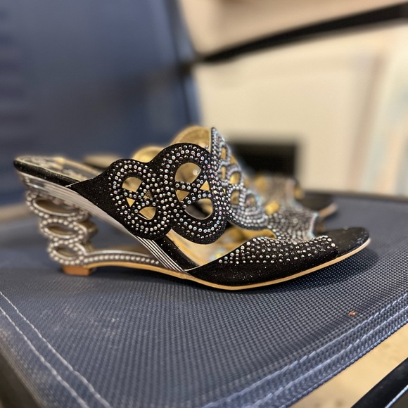 Sparkly shoes - Picture 2 of 3